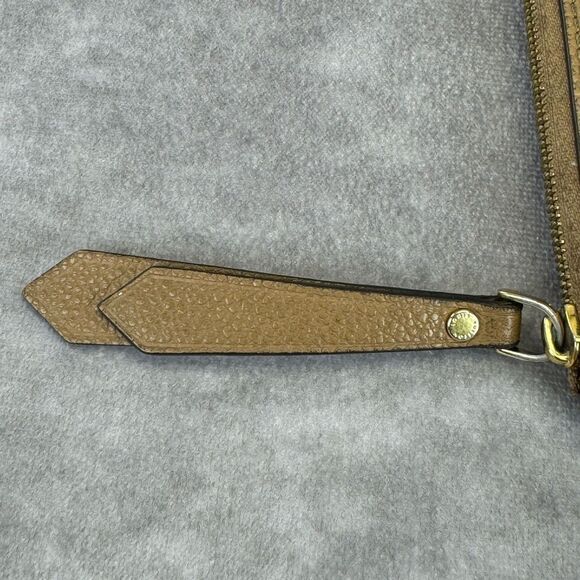 Louis Vuitton Daily Monogram Canvas Large Clutch Pouch - Picture 9 of 13